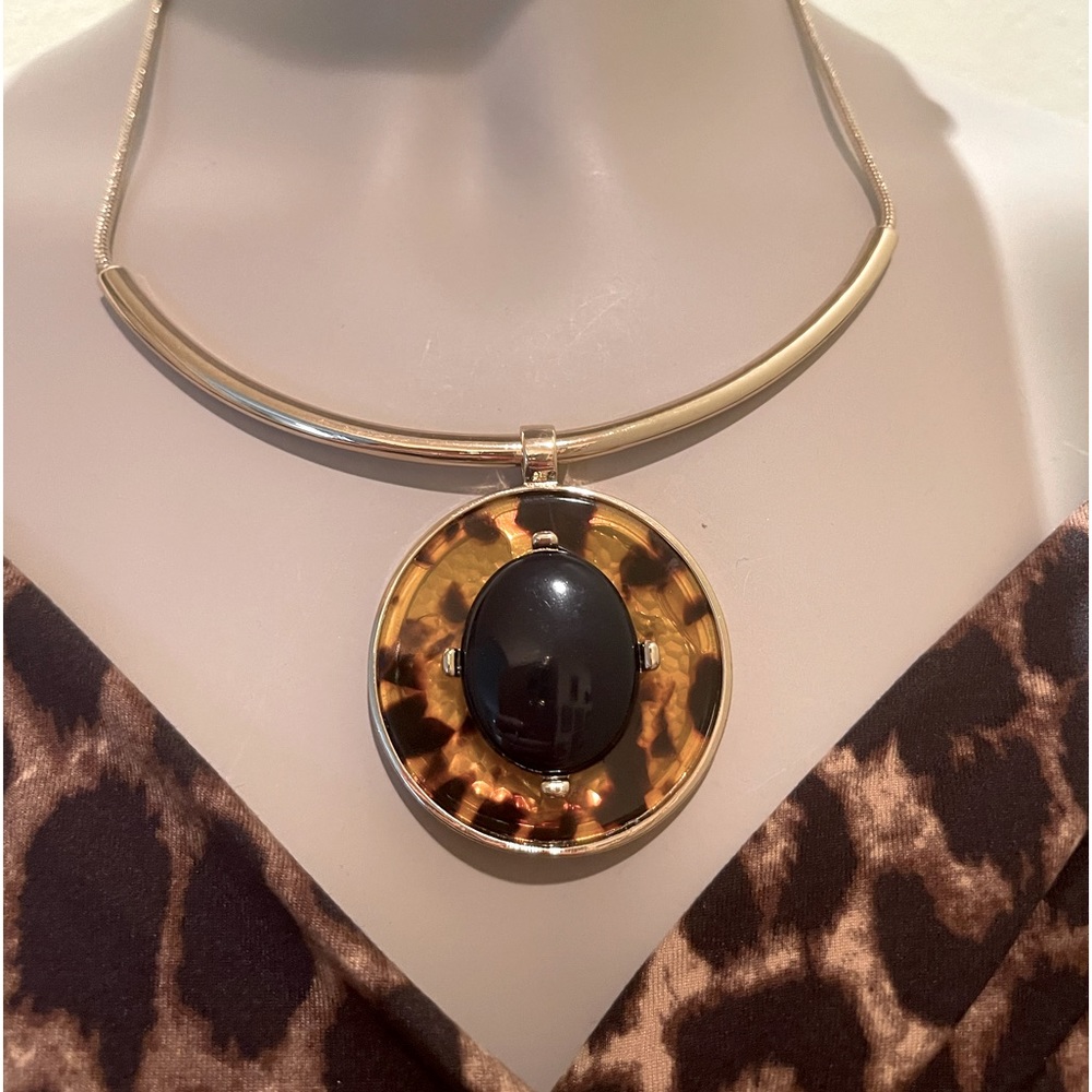 Chico’s 18” Bib Collar Necklace With Leopard Print Accent.
